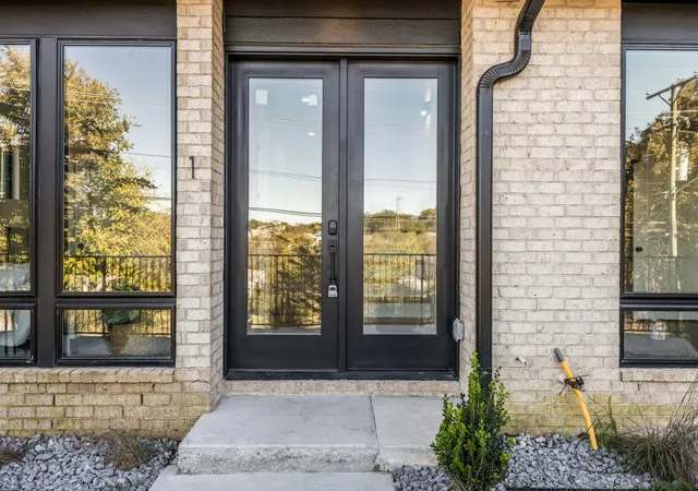 Photo 2 of Townhouse for sale at 106 Grizzard Ave #7, Nashville, TN 37207 | MLS# 3621424 | Listing updated on 2026-10-16