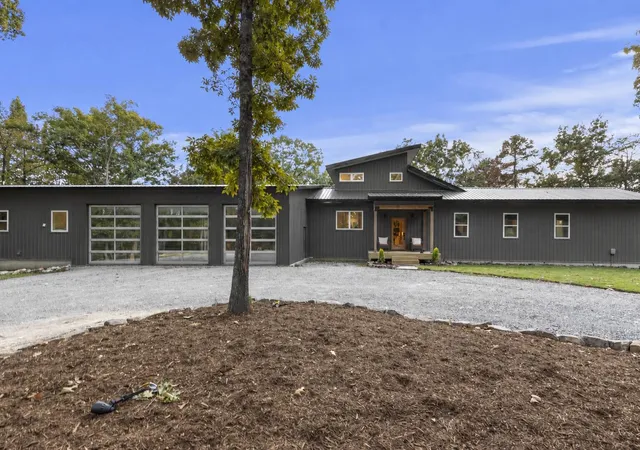 Photo 2 of Single family home for sale at 163 Sunset Ridge Dr, Chickamauga, GA 30707 | MLS# 3620685 | Listing updated on 2026-10-16