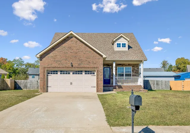 Photo 1 of Single family home for sale at 692 Crestone Ct, Clarksville, TN 37042 | MLS# 3626565 | Listing updated on 2026-10-30