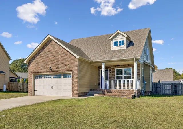 Photo 1 of Single family home for sale at 692 Crestone Ct, Clarksville, TN 37042 | MLS# 3626565 | Listing updated on 2026-10-30