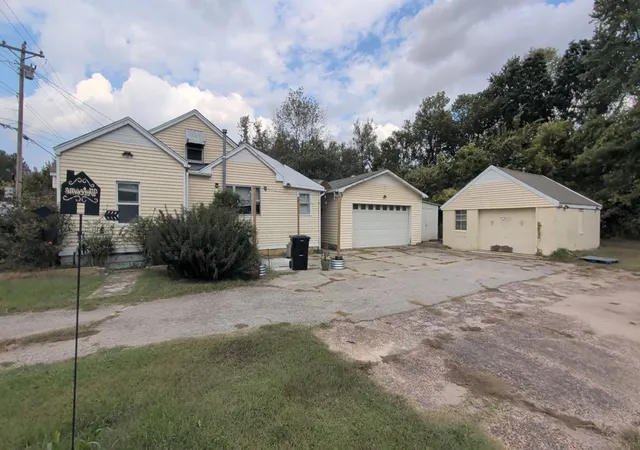 Photo 1 of Single family home for sale at 619 N Main St, Dyer, TN 38330 | MLS# 3620791 | Listing updated on 2026-10-23