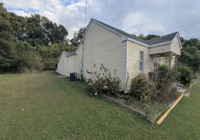 Photo 3 of Single family home for sale at 619 N Main St, Dyer, TN 38330 | MLS# 3620791 | Listing updated on 2026-10-23