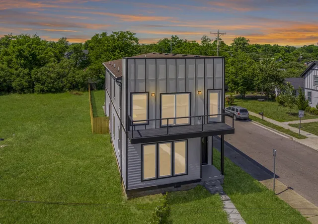 Photo 3 of Single family home for sale at 1700 Underwood St, Nashville, TN 37208 | MLS# 3621526 | Listing updated on 2026-10-23