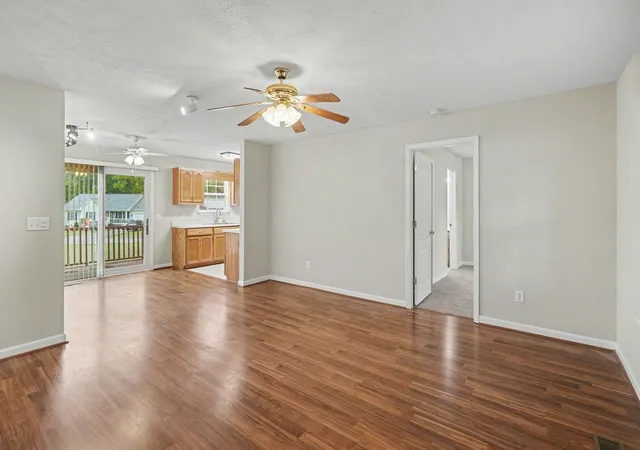 Photo 3 of Single family home for sale at 530 Winning Dr, Columbia, TN 38401 | MLS# 3622145 | Listing updated on 2026-10-18