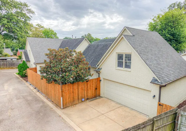 Photo 3 of Single family home for sale at 515 Peabody Green Cv, Memphis, TN 38104 | MLS# 3620895 | Listing updated on 2026-10-15