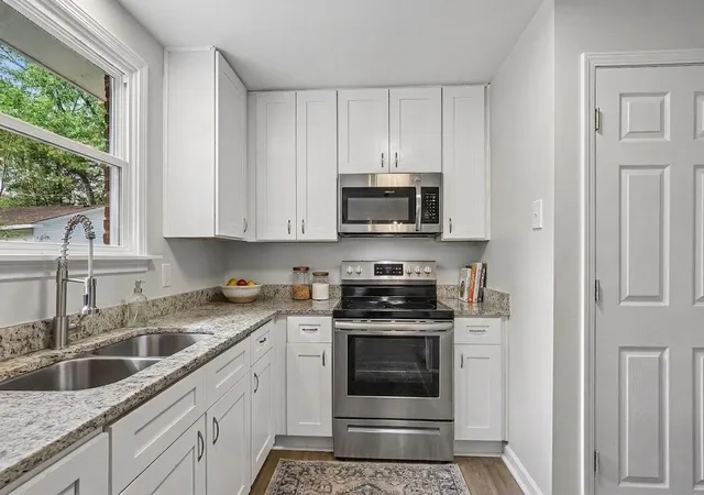 Photo 4 of Single family home for sale at 310 Rue Le Mans Dr, Clarksville, TN 37042 | MLS# 3621731 | Listing updated on 2026-10-23