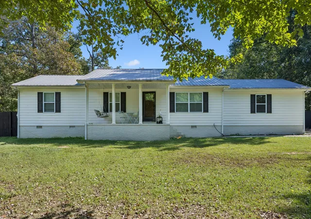 Photo 2 of Single family home for sale at 19 Carol Cir, Winchester, TN 37398 | MLS# 3623620 | Listing updated on 2026-10-23