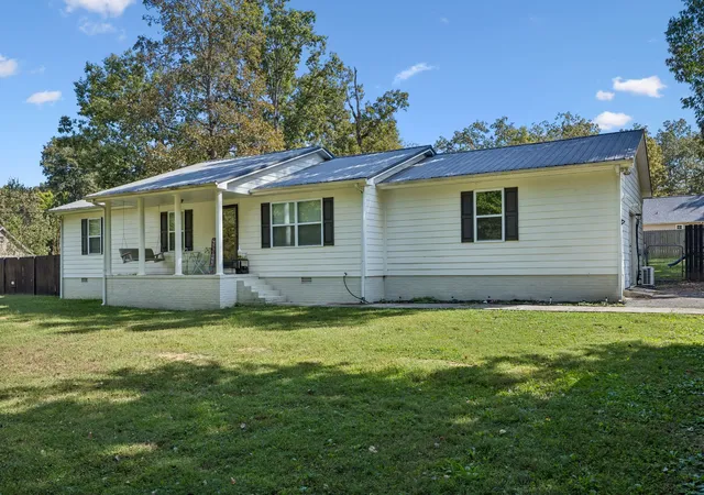 Photo 3 of Single family home for sale at 19 Carol Cir, Winchester, TN 37398 | MLS# 3623620 | Listing updated on 2026-10-23