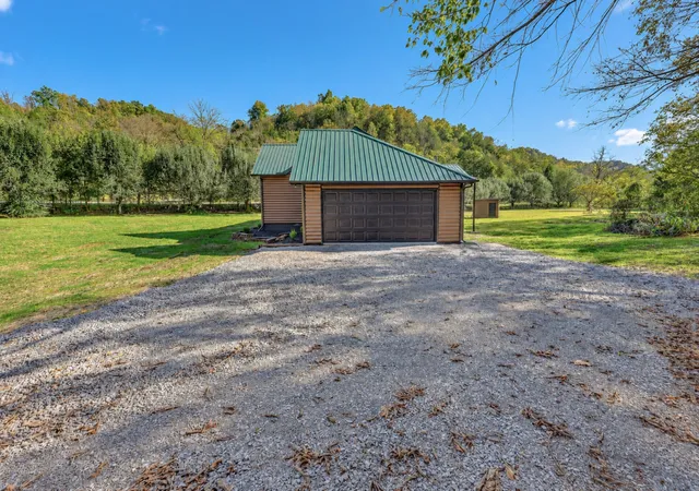 Photo 3 of Single family home for sale at 6630 Burt Burgen Rd, Bradyville, TN 37026 | MLS# 3621963 | Listing updated on 2026-10-29