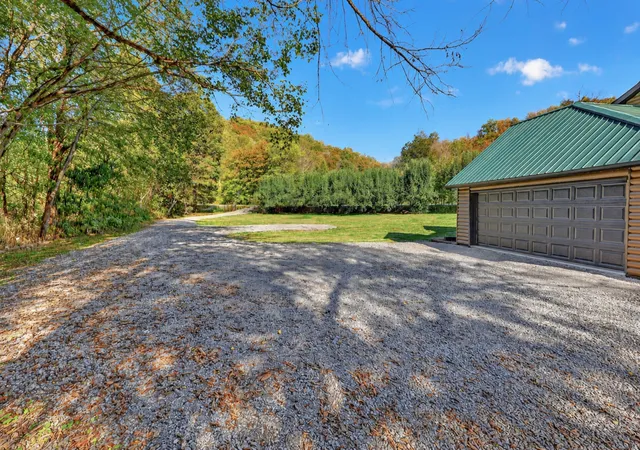 Photo 4 of Single family home for sale at 6630 Burt Burgen Rd, Bradyville, TN 37026 | MLS# 3621963 | Listing updated on 2026-10-29