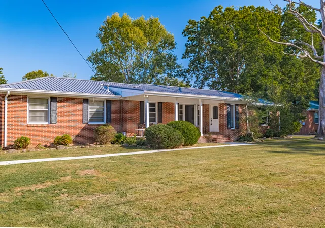 Single family home for sale at 1201 Woodcrest Dr, Manchester, TN 37355 | MLS# 3621047