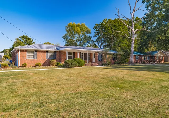 Photo 1 of Single family home for sale at 1201 Woodcrest Dr, Manchester, TN 37355 | MLS# 3621047 | Listing updated on 2026-10-23