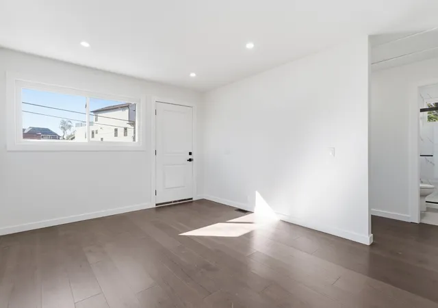 Photo 2 of Townhouse for sale at 2424 Booker St, Nashville, TN 37208 | MLS# 3621010 | Listing updated on 2026-10-24