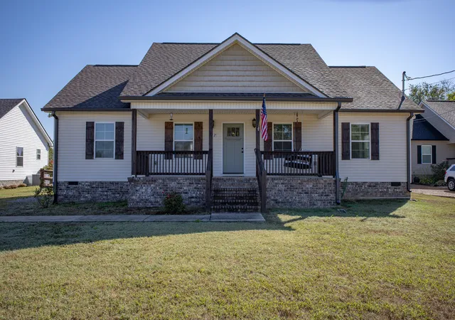 Photo 1 of Single family home for sale at 512 Robinson Ave, Chapel Hill, TN 37034 | MLS# 3621070 | Listing updated on 2026-10-27