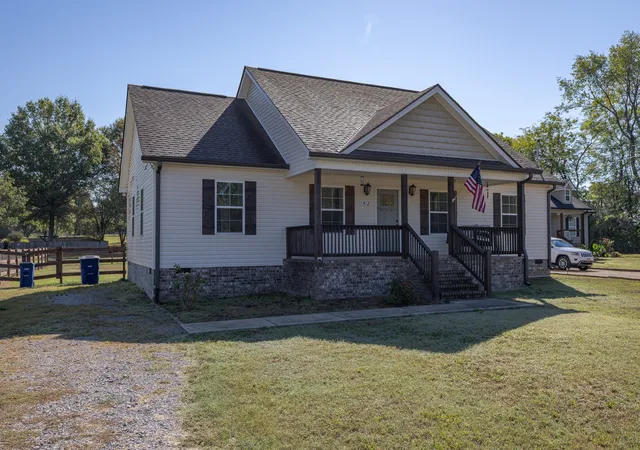Photo 3 of Single family home for sale at 512 Robinson Ave, Chapel Hill, TN 37034 | MLS# 3621070 | Listing updated on 2026-10-27