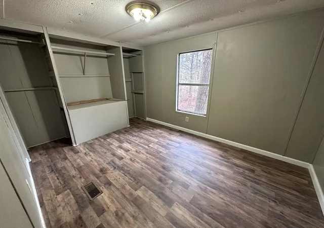 Photo 4 of Manufactured home for sale at 6430 Sulfur Ridge Rd, Bloomington Springs, TN 38545 | MLS# 3621404 | Listing updated on 2026-10-16