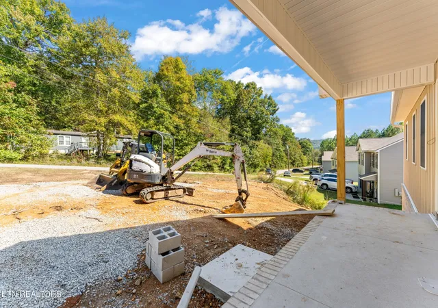 Photo 2 of Single family home for sale at 646 High Point Orchard Rd, Kingston, TN 37763 | MLS# 3621044 | Listing updated on 2026-10-16