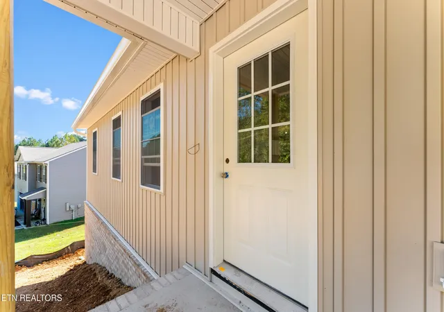 Photo 3 of Single family home for sale at 646 High Point Orchard Rd, Kingston, TN 37763 | MLS# 3621044 | Listing updated on 2026-10-16