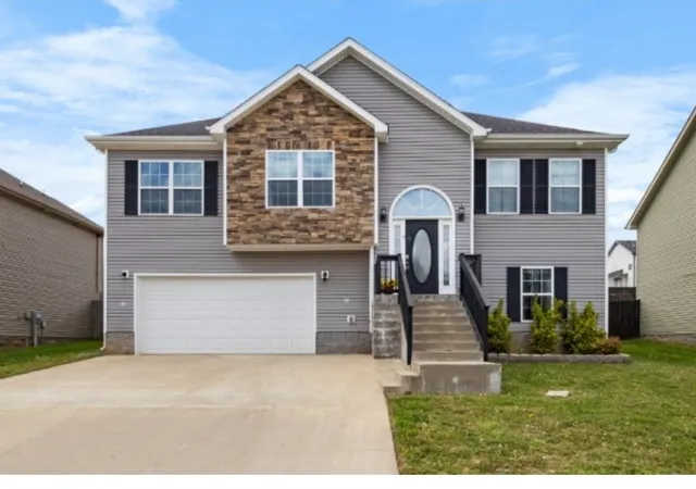 Photo 1 of Single family home for sale at 1391 Freedom Dr, Clarksville, TN 37042 | MLS# 3621059 | Listing updated on 2026-10-15