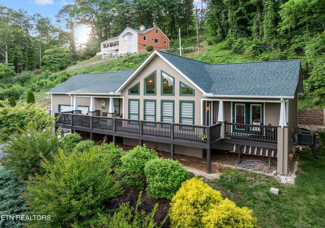 Photo 1 of Single family home for sale at 4601 Holston Hills Rd, Knoxville, TN 37914 | MLS# 3624674 | Listing updated on 2026-10-23