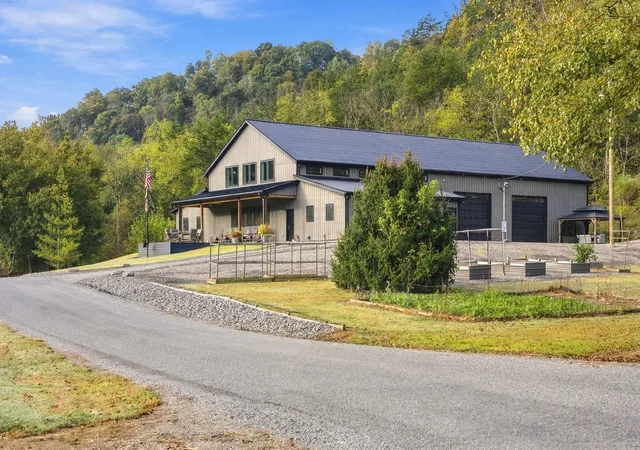 Photo 4 of Single family home for sale at 1244 Morrison Crk Rd, Gainesboro, TN 38562 | MLS# 3621075 | Listing updated on 2026-10-15