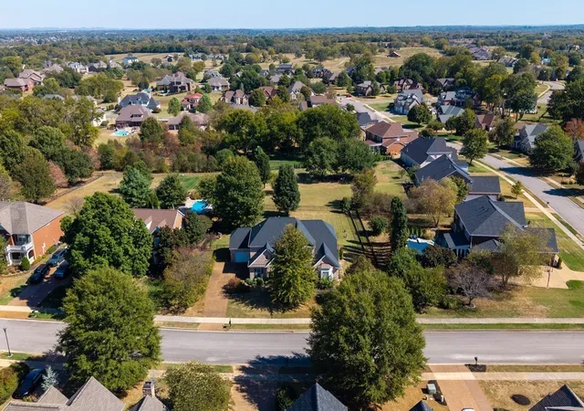 Photo 3 of Single family home for sale at 132 Mulberry Grv, Gallatin, TN 37066 | MLS# 3621198 | Listing updated on 2026-10-16