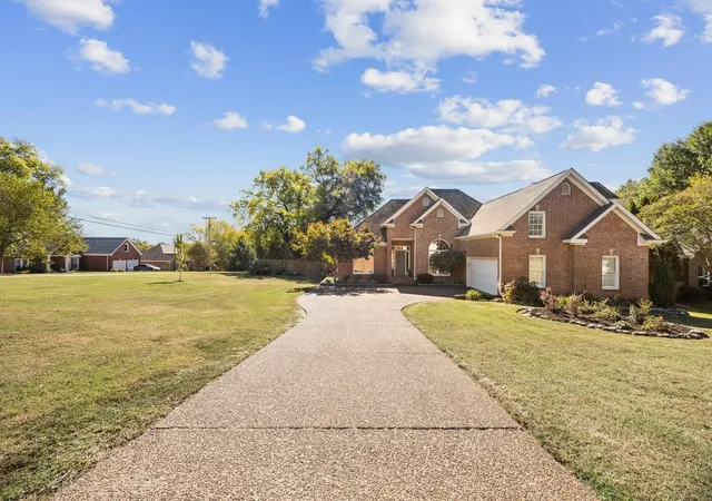 Photo 4 of Single family home for sale at 2601 Thames Ct, Thompsons Station, TN 37179 | MLS# 3622762 | Listing updated on 2026-10-27