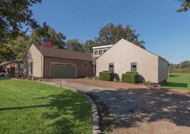 Photo 1 of Single family home for sale at 1330 Chippendale Cir, Columbia, TN 38401 | MLS# 3621223 | Listing updated on 2026-10-22