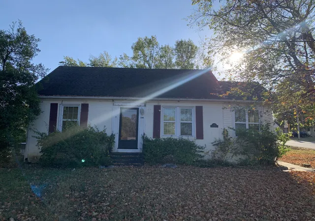 Photo 1 of Single family home for sale at 100 Hill St, Hopkinsville, KY 42240 | MLS# 3621160 | Listing updated on 2026-10-15