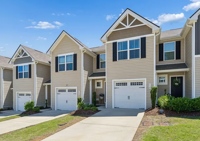 Townhouse for sale at 310 Sunnyview Dr, Lebanon, TN 37090 | MLS# 3623432