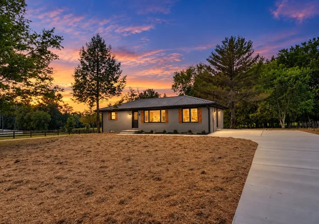 Photo 1 of Single family home for sale at 2039 Short Mountain Rd, Woodbury, TN 37190 | MLS# 3621174 | Listing updated on 2026-10-21