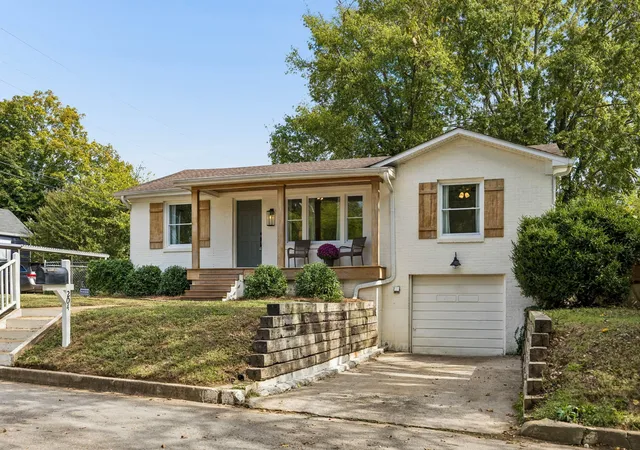 Photo 1 of Sale Pending at 204 Conant St, Columbia, TN 38401 | MLS# 3621338 | Listing updated on 2026-10-22