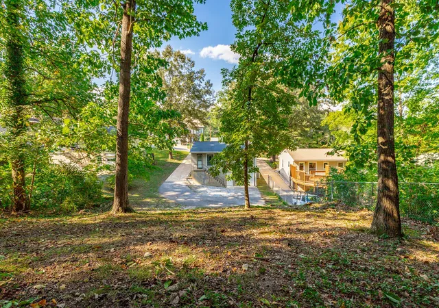 Photo 2 of Single family home for sale at 1012 Summer St, Chattanooga, TN 37405 | MLS# 3621196 | Listing updated on 2026-10-22