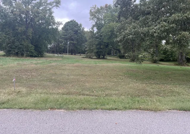 Photo 2 of Sale Pending at 1 Johnson St, Clarksville, TN 37043 | MLS# 3621745 | Listing updated on 2026-10-26
