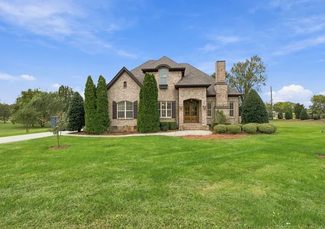 Photo 4 of Single family home for sale at 1002 Glastonbury Way, Murfreesboro, TN 37129 | MLS# 3621311 | Listing updated on 2026-10-29