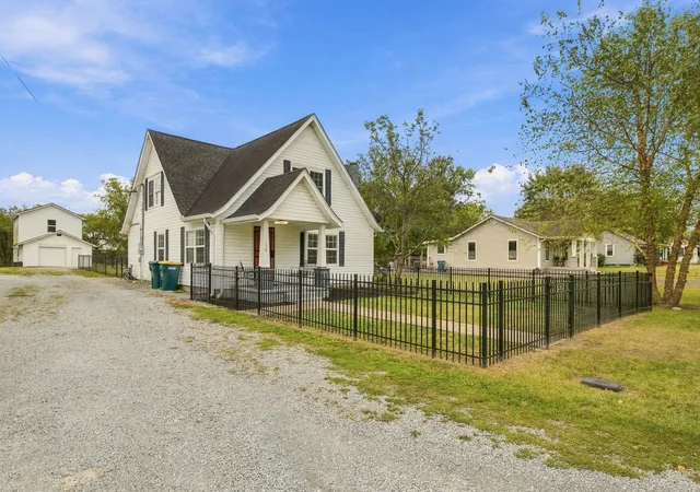 Photo 3 of Single family home for sale at 119 Dawson Ln, Lebanon, TN 37087 | MLS# 3621304 | Listing updated on 2026-10-30