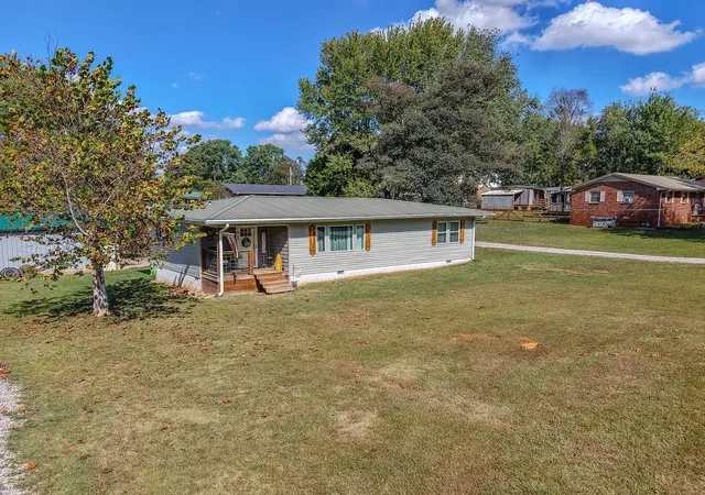 Photo 2 of Single family home for sale at 318 Susanne St, Lawrenceburg, TN 38464 | MLS# 3622747 | Listing updated on 2026-10-20