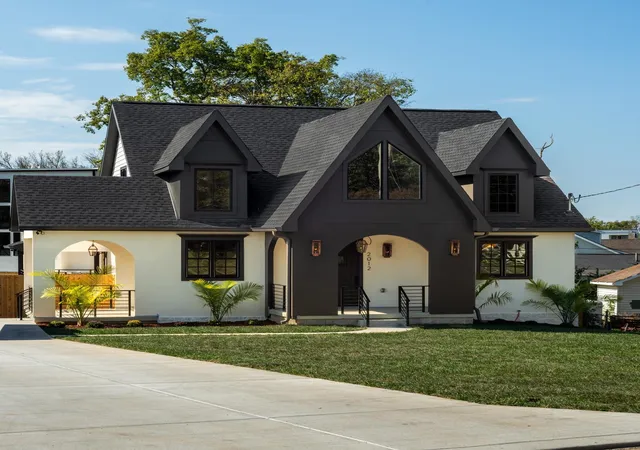 Photo 1 of Single family home for sale at 2012 Jones Cir, Nashville, TN 37207 | MLS# 3621920 | Listing updated on 2026-10-27
