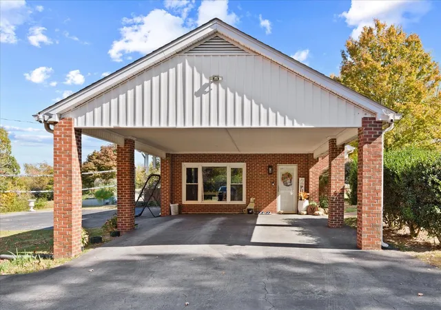 Photo 1 of Single family home for sale at 1162 Petty Rd, White Bluff, TN 37187 | MLS# 3628183 | Listing updated on 2026-10-29