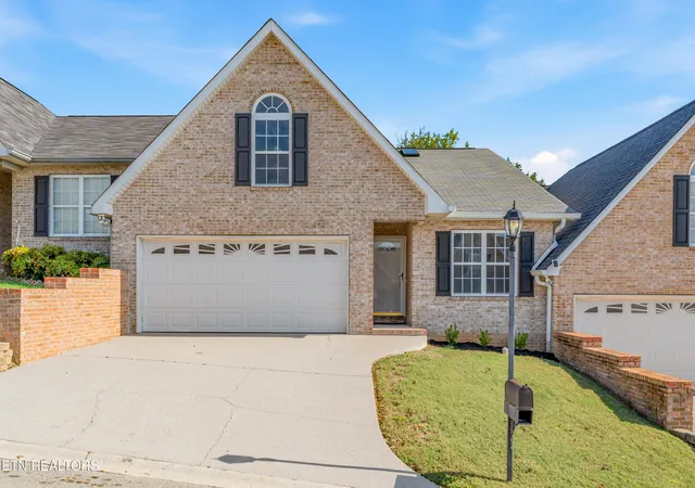 Photo 1 of Condo for sale at 220 El Grande Ln, Lenoir City, TN 37771 | MLS# 3627384 | Listing updated on 2026-10-28