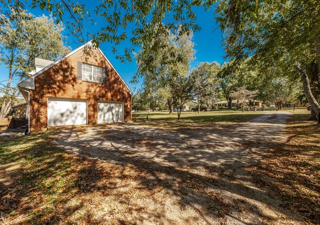 Photo 1 of Single family home for sale at 552 Hollerman Ln, Gallatin, TN 37066 | MLS# 3621799 | Listing updated on 2026-10-30