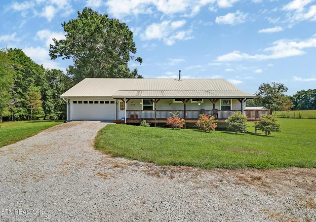 Photo 1 of Single family home for sale at 5285 Red Rd, Sparta, TN 38583 | MLS# 3621339 | Listing updated on 2026-10-16