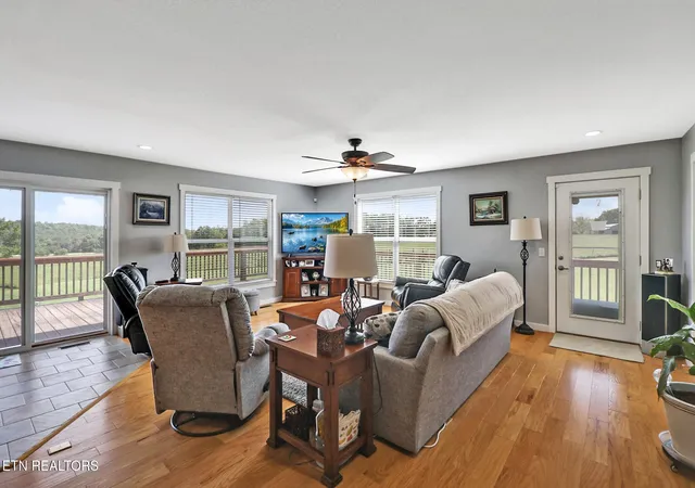 Photo 2 of Single family home for sale at 5285 Red Rd, Sparta, TN 38583 | MLS# 3621339 | Listing updated on 2026-10-16