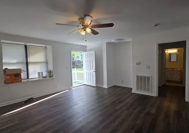 Photo 3 of Single family home for sale at 8015 Sunset Cir, Murfreesboro, TN 37129 | MLS# 3621349 | Listing updated on 2026-10-16