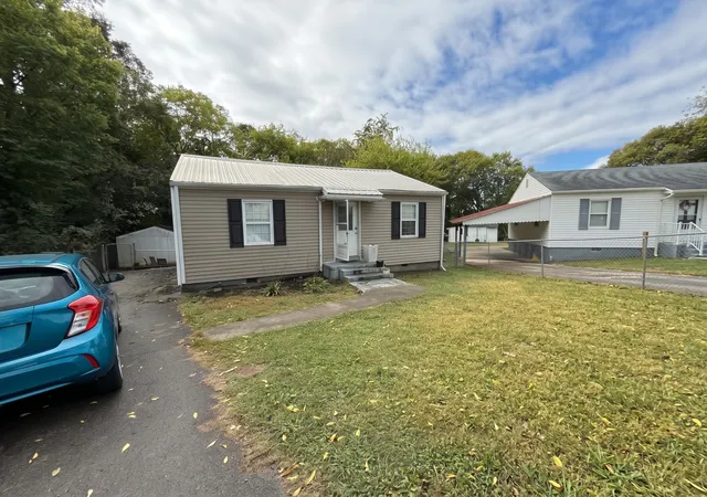 Photo 1 of Single family home for sale at 529 Jackson Ave, Maryville, TN 37804 | MLS# 3621411 | Listing updated on 2026-10-27