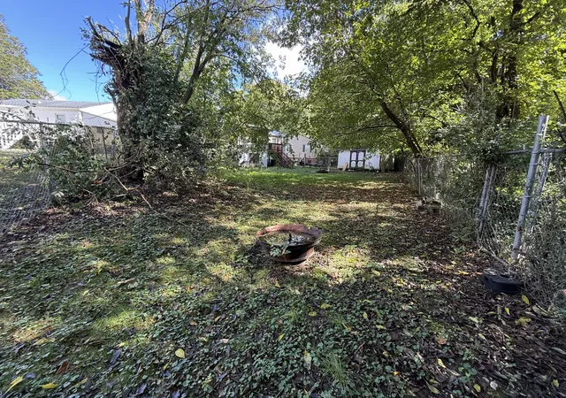 Photo 4 of Single family home for sale at 529 Jackson Ave, Maryville, TN 37804 | MLS# 3621411 | Listing updated on 2026-10-27
