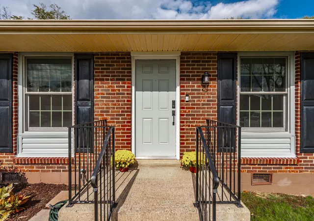 Photo 1 of Single family home for sale at 111 Cole Dr, Hendersonville, TN 37075 | MLS# 3621371 | Listing updated on 2026-10-30