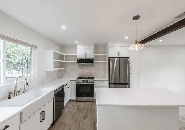 Photo 2 of Single family home for sale at 111 Cole Dr, Hendersonville, TN 37075 | MLS# 3621371 | Listing updated on 2026-10-30