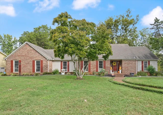 Photo 1 of Single family home for sale at 1706 Haynes Dr, Murfreesboro, TN 37129 | MLS# 3621673 | Listing updated on 2026-10-16