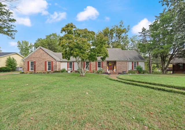 Photo 1 of Single family home for sale at 1706 Haynes Dr, Murfreesboro, TN 37129 | MLS# 3621673 | Listing updated on 2026-10-16